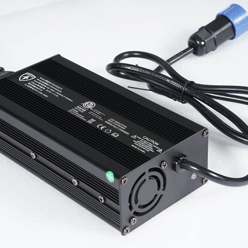 Chargeur de Batterie – e-bike & e-scooter